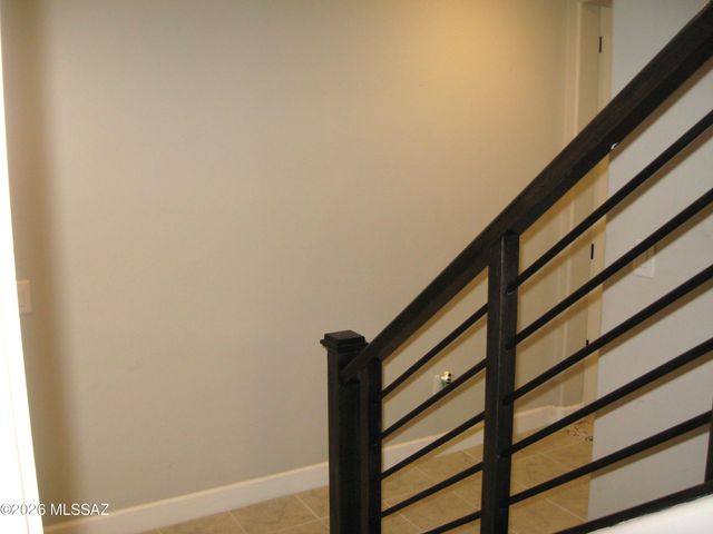 7725 S Crested Spring Drive, Tucson, AZ 85757