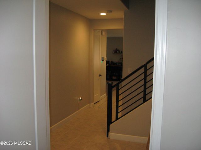 7725 S Crested Spring Drive, Tucson, AZ 85757