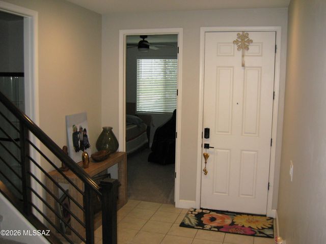 7725 S Crested Spring Drive, Tucson, AZ 85757