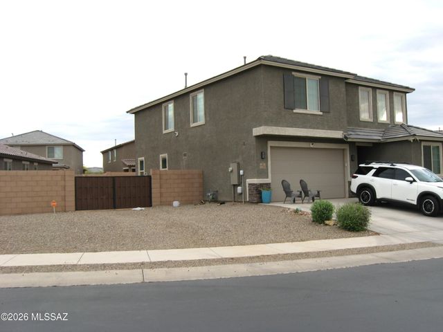 7725 S Crested Spring Drive, Tucson, AZ 85757