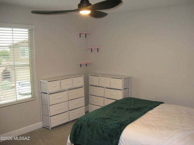 7725 S Crested Spring Drive, Tucson, AZ 85757