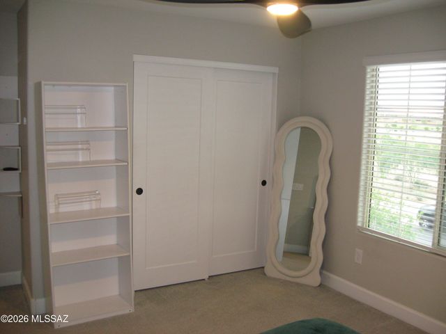 7725 S Crested Spring Drive, Tucson, AZ 85757