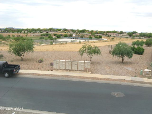 7725 S Crested Spring Drive, Tucson, AZ 85757