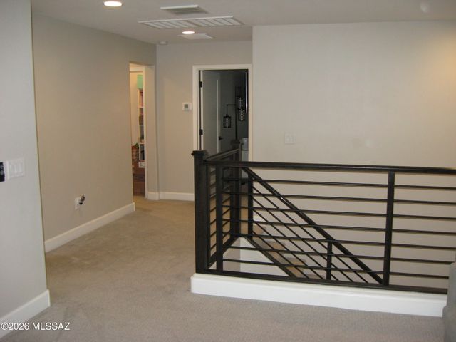 7725 S Crested Spring Drive, Tucson, AZ 85757