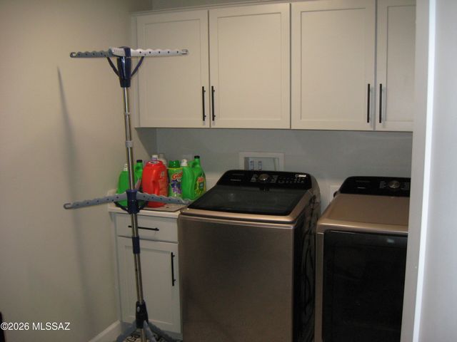 7725 S Crested Spring Drive, Tucson, AZ 85757