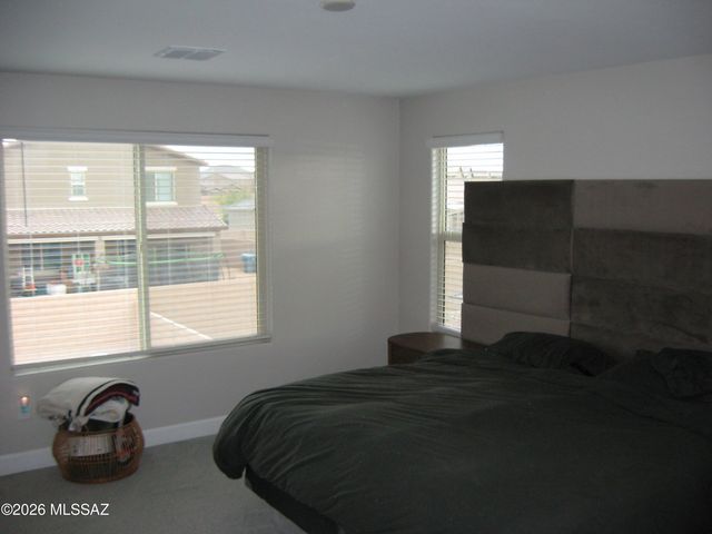 7725 S Crested Spring Drive, Tucson, AZ 85757