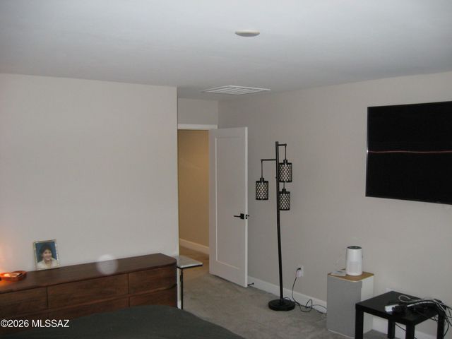 7725 S Crested Spring Drive, Tucson, AZ 85757