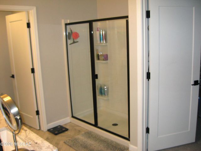 7725 S Crested Spring Drive, Tucson, AZ 85757