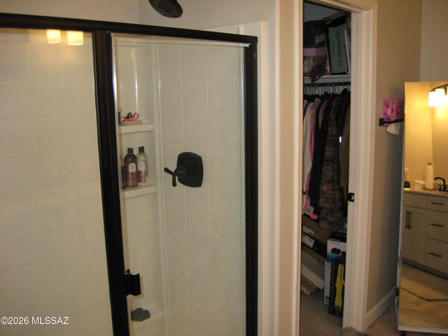 7725 S Crested Spring Drive, Tucson, AZ 85757