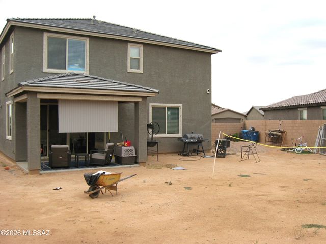 7725 S Crested Spring Drive, Tucson, AZ 85757