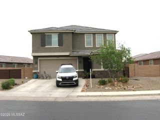 7725 S Crested Spring Drive, Tucson, AZ 85757