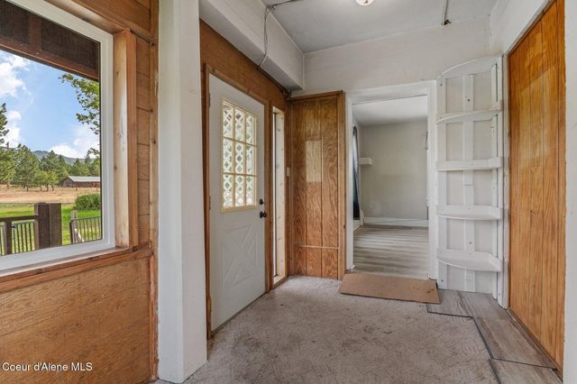 210 Rusho Ln, Blanchard, ID 83804