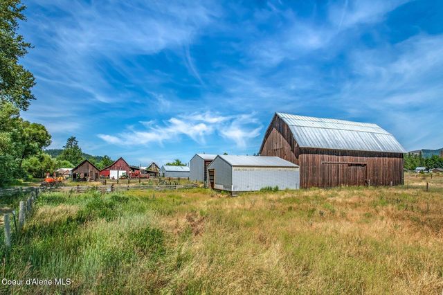 210 Rusho Ln, Blanchard, ID 83804