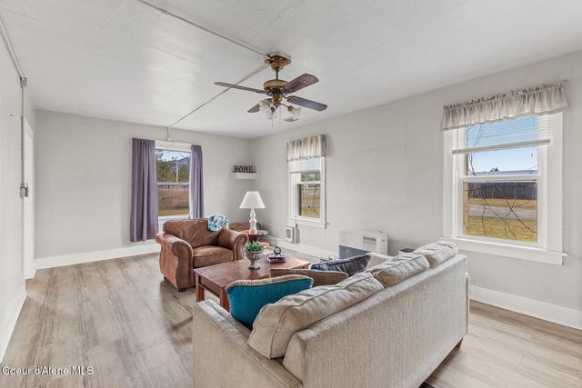 210 Rusho Ln, Blanchard, ID 83804