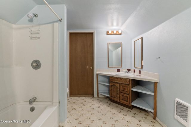 210 Rusho Ln, Blanchard, ID 83804