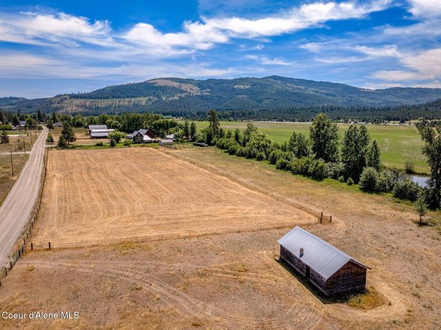 210 Rusho Ln, Blanchard, ID 83804