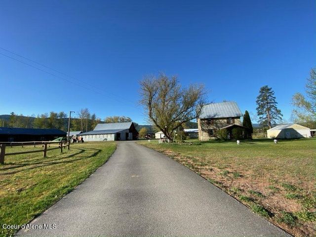 210 Rusho Ln, Blanchard, ID 83804
