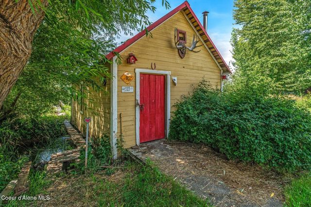 210 Rusho Ln, Blanchard, ID 83804