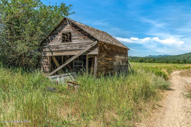 210 Rusho Ln, Blanchard, ID 83804