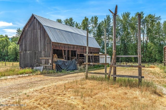 210 Rusho Ln, Blanchard, ID 83804