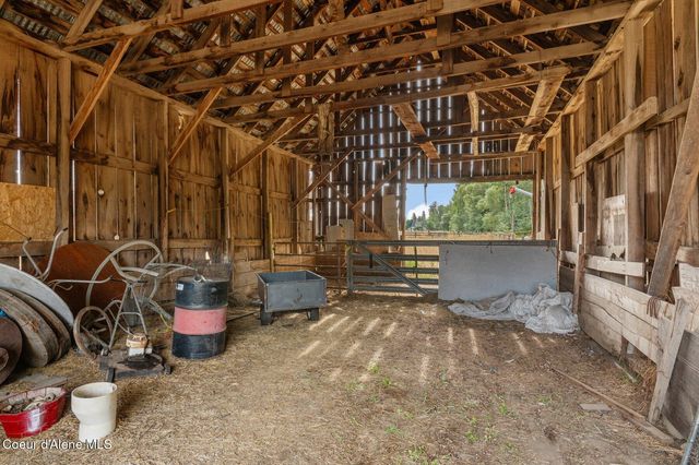 210 Rusho Ln, Blanchard, ID 83804