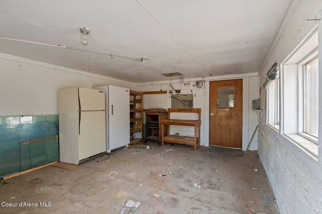 210 Rusho Ln, Blanchard, ID 83804