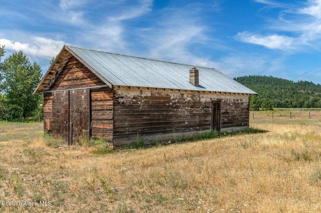 210 Rusho Ln, Blanchard, ID 83804