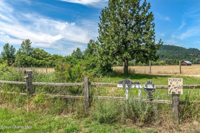 210 Rusho Ln, Blanchard, ID 83804