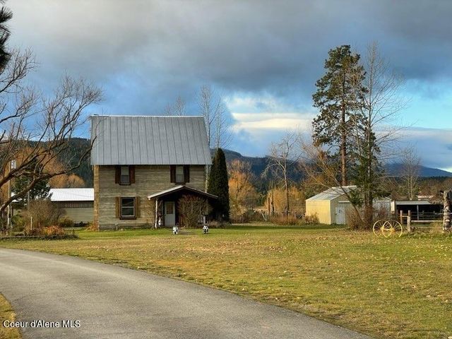 210 Rusho Ln, Blanchard, ID 83804