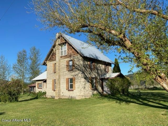 210 Rusho Ln, Blanchard, ID 83804