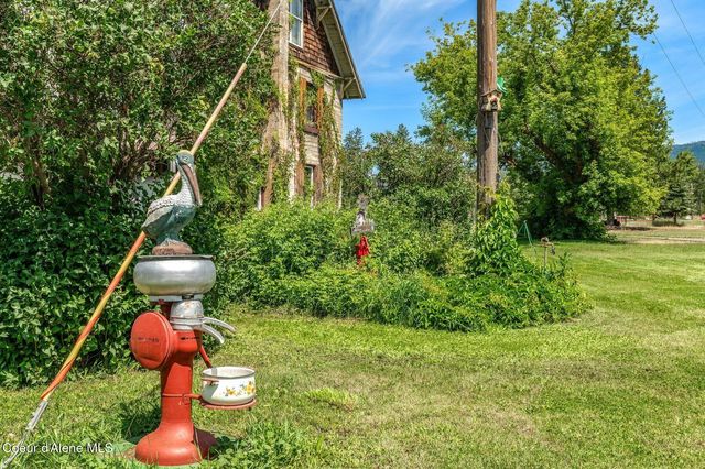 210 Rusho Ln, Blanchard, ID 83804