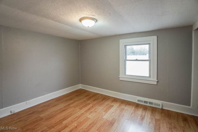 16 Dangel Avenue, Akron, OH 44312