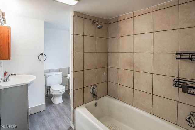 16 Dangel Avenue, Akron, OH 44312