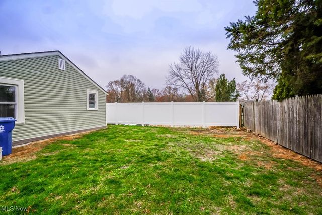 16 Dangel Avenue, Akron, OH 44312