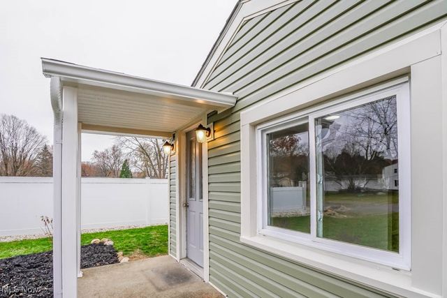 16 Dangel Avenue, Akron, OH 44312