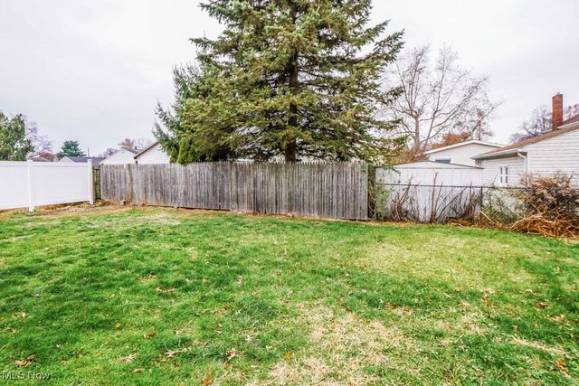 16 Dangel Avenue, Akron, OH 44312