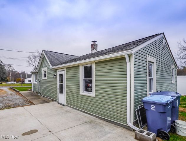 16 Dangel Avenue, Akron, OH 44312