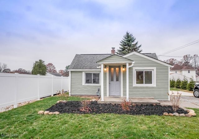 16 Dangel Avenue, Akron, OH 44312