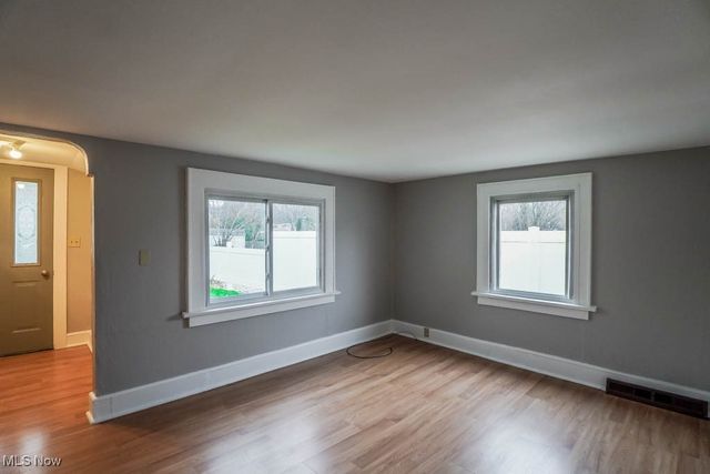 16 Dangel Avenue, Akron, OH 44312