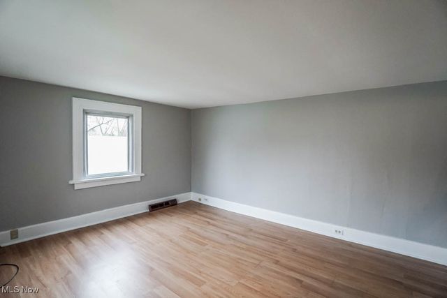 16 Dangel Avenue, Akron, OH 44312