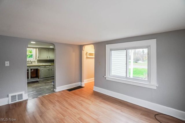 16 Dangel Avenue, Akron, OH 44312