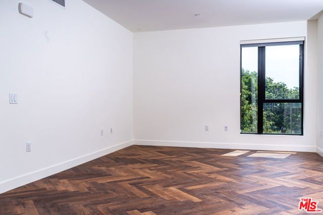 1250 N Fairfax Avenue 215, West Hollywood, CA 90046