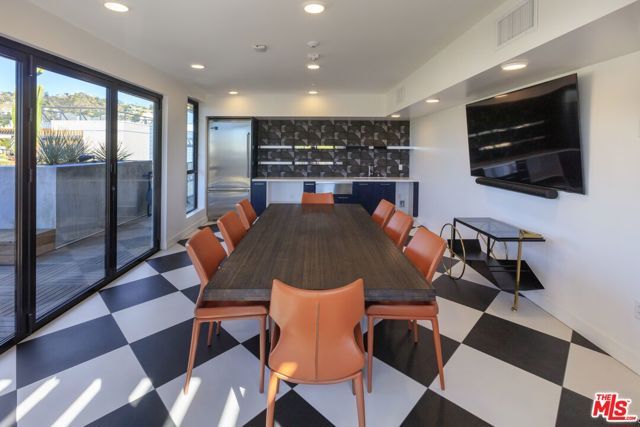 1250 N Fairfax Avenue 215, West Hollywood, CA 90046