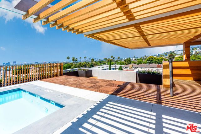 1250 N Fairfax Avenue 215, West Hollywood, CA 90046