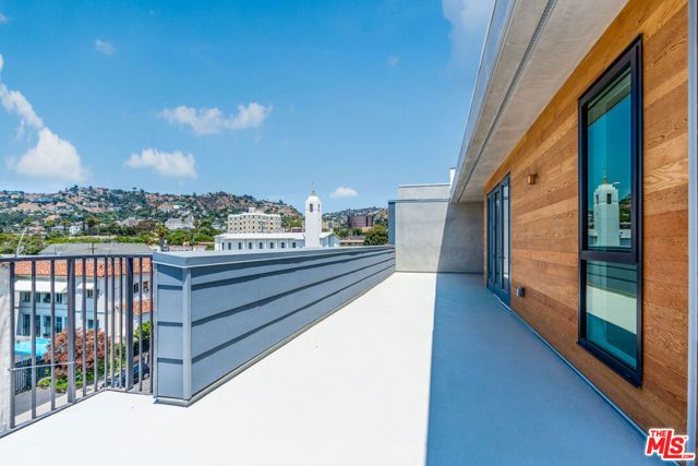 1250 N Fairfax Avenue 215, West Hollywood, CA 90046