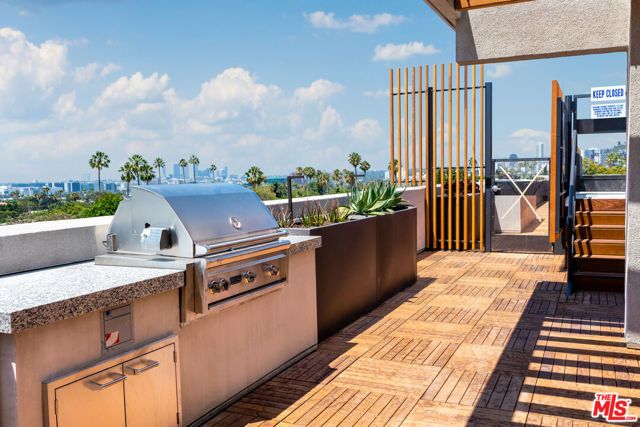 1250 N Fairfax Avenue 215, West Hollywood, CA 90046