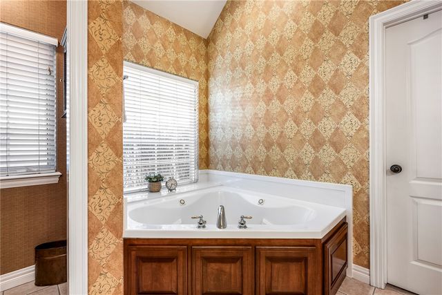 4007 W Lyndale Drive, Rogers, AR 72758