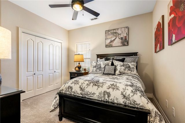 4007 W Lyndale Drive, Rogers, AR 72758