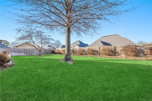 4007 W Lyndale Drive, Rogers, AR 72758