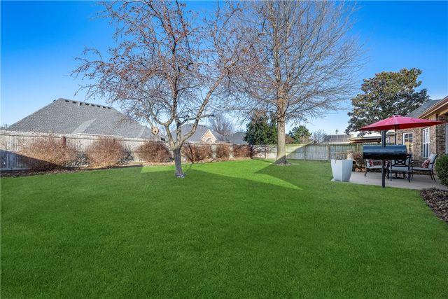 4007 W Lyndale Drive, Rogers, AR 72758